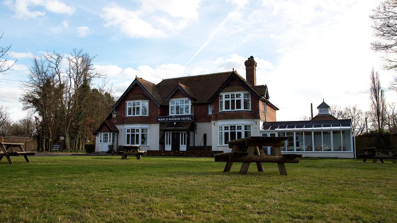 The Maple Manor Hotel Crawley  Exterior foto